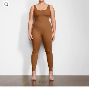 NWT Skims all in one scoop neck onesie size Lrg caramel